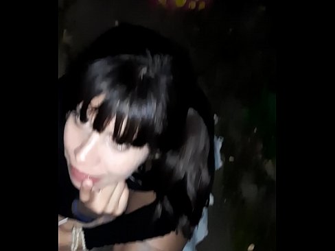 ❤️ रस्त्यावर कँडीच्या बदल्यात लिंग सुजले ❤️ गुदद्वारासंबंधीचा अश्लील ﹏